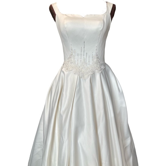 💚CUSTOM TAILORED DRESS/# 0010 - Picture 1 of 17